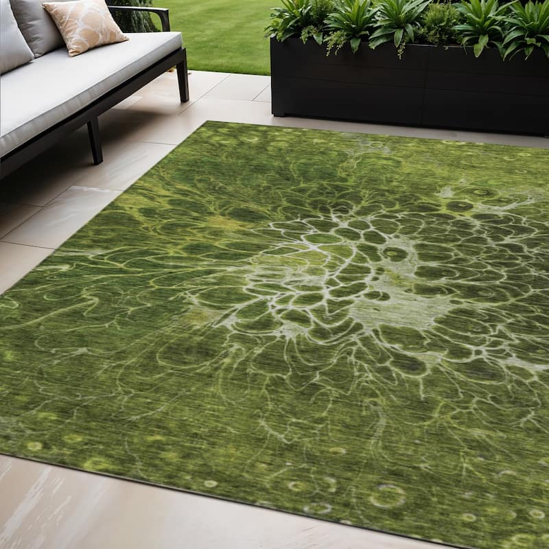 HomeRoots Abstract Transitional Rectangle Outdoor Rug - 5' X 8'