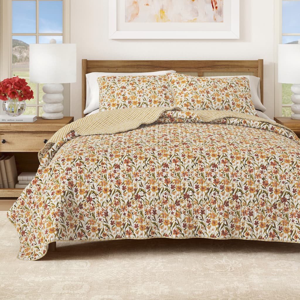 Linery & Co. Floral Meadow Printed Quilt Set