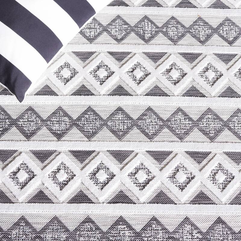 SAFAVIEH Cabana Sadeta Boho Waterproof Patio Backyard Rug