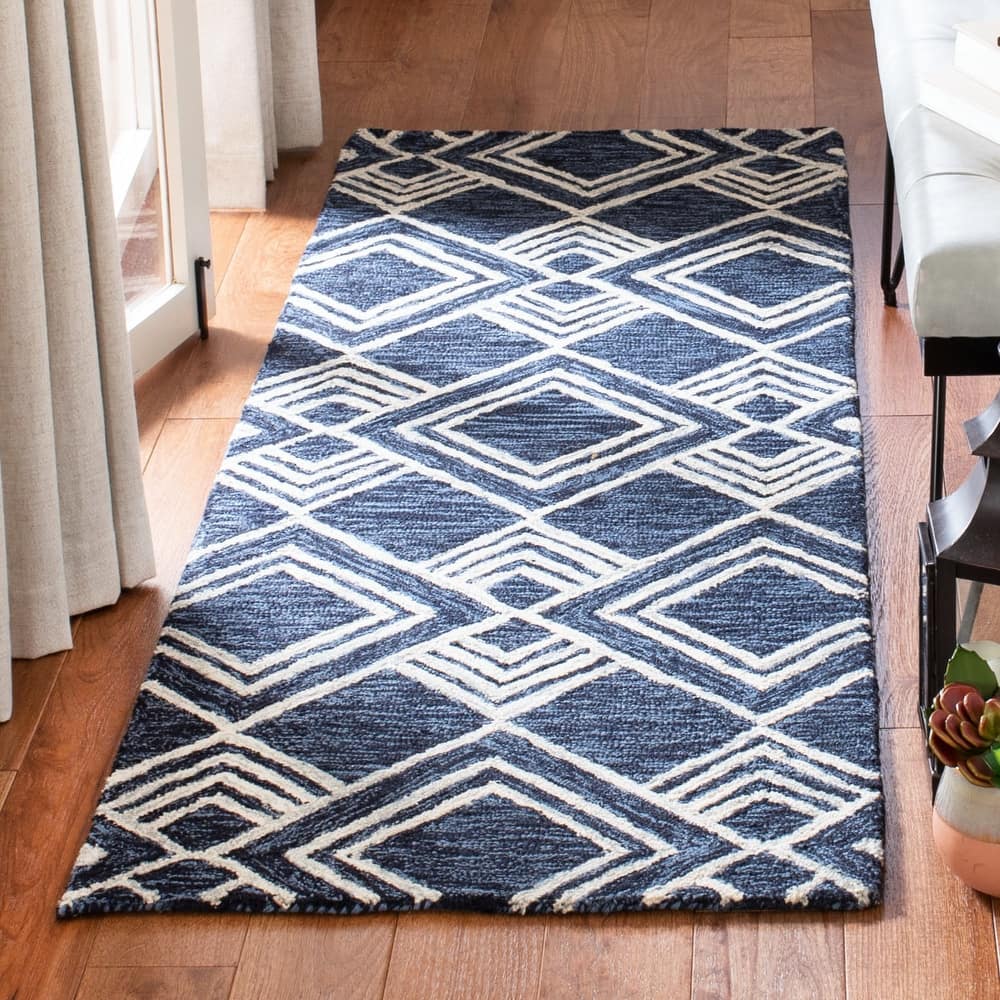 SAFAVIEH Handmade Micro-Loop Sevcan Moroccan Wool Rug