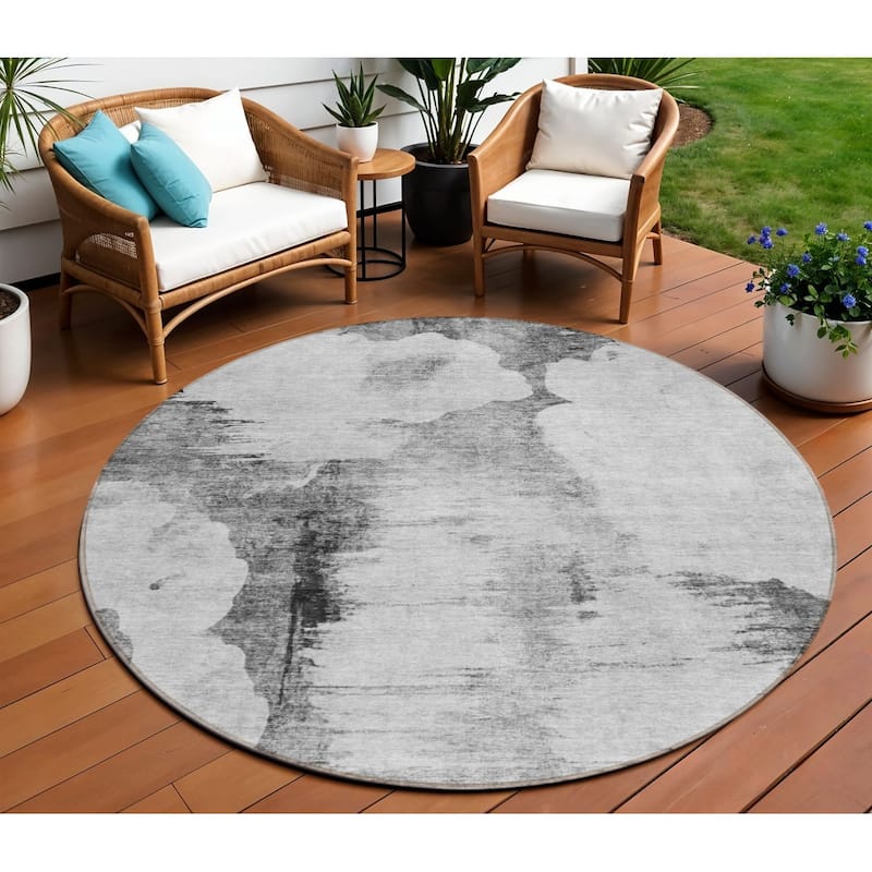 HomeRoots Abstract Transitional Rectangle Outdoor Rug - 8' Round
