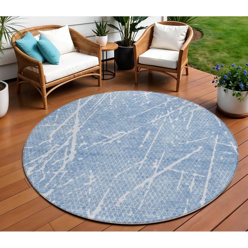 HomeRoots Abstract Transitional Rectangle Outdoor Rug - 8' Round