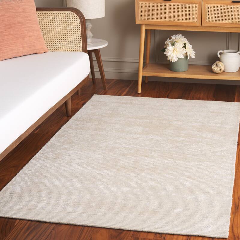SAFAVIEH Handmade Soho Gorana Wool & Viscose Rug - Beige - 6' x 9'