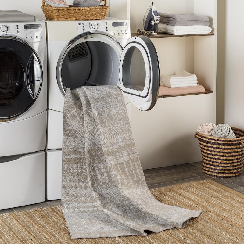 Livabliss Lavadora Vintage Washable Area Rug