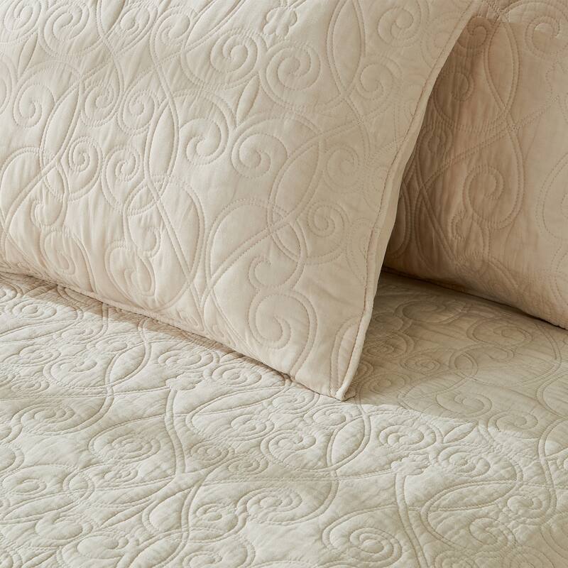 Patina Vie Maison 100% Cotton Stitched 3 Piece Quilt and Sham Set