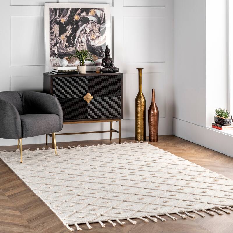 Nuloom Jinny Moroccan Wool Tasseled Area Rug - 4' x 6' - Ivory