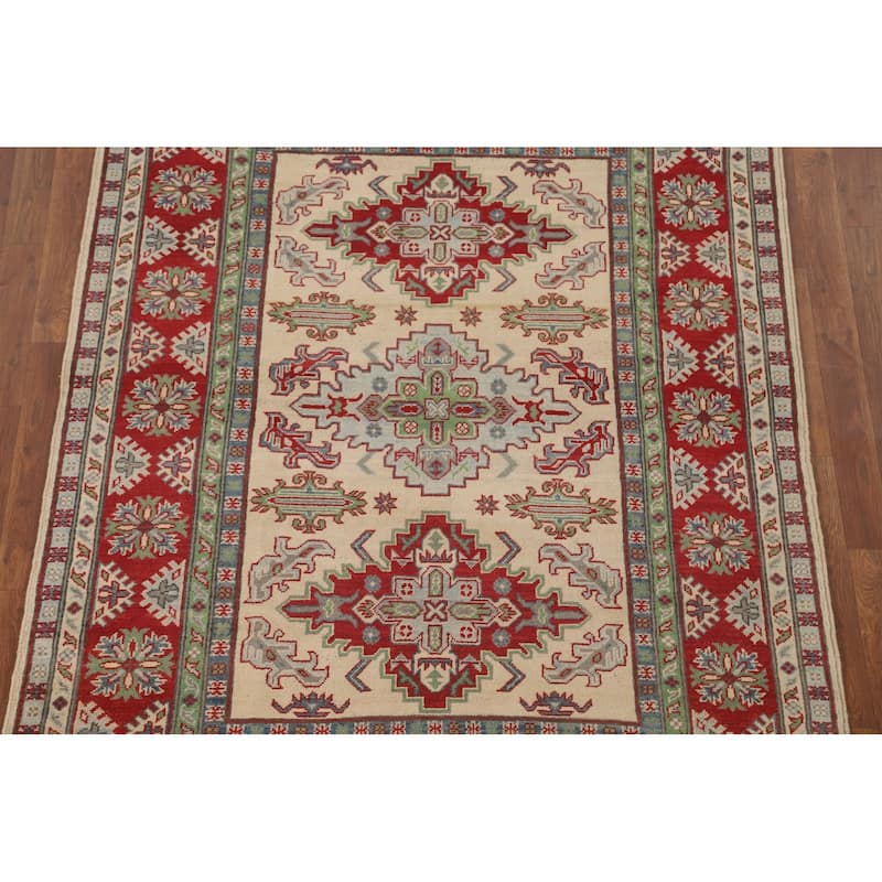 Kazak Area Rug Hand-Knotted Traditional Wool Carpet - 4'11" x 6'6"