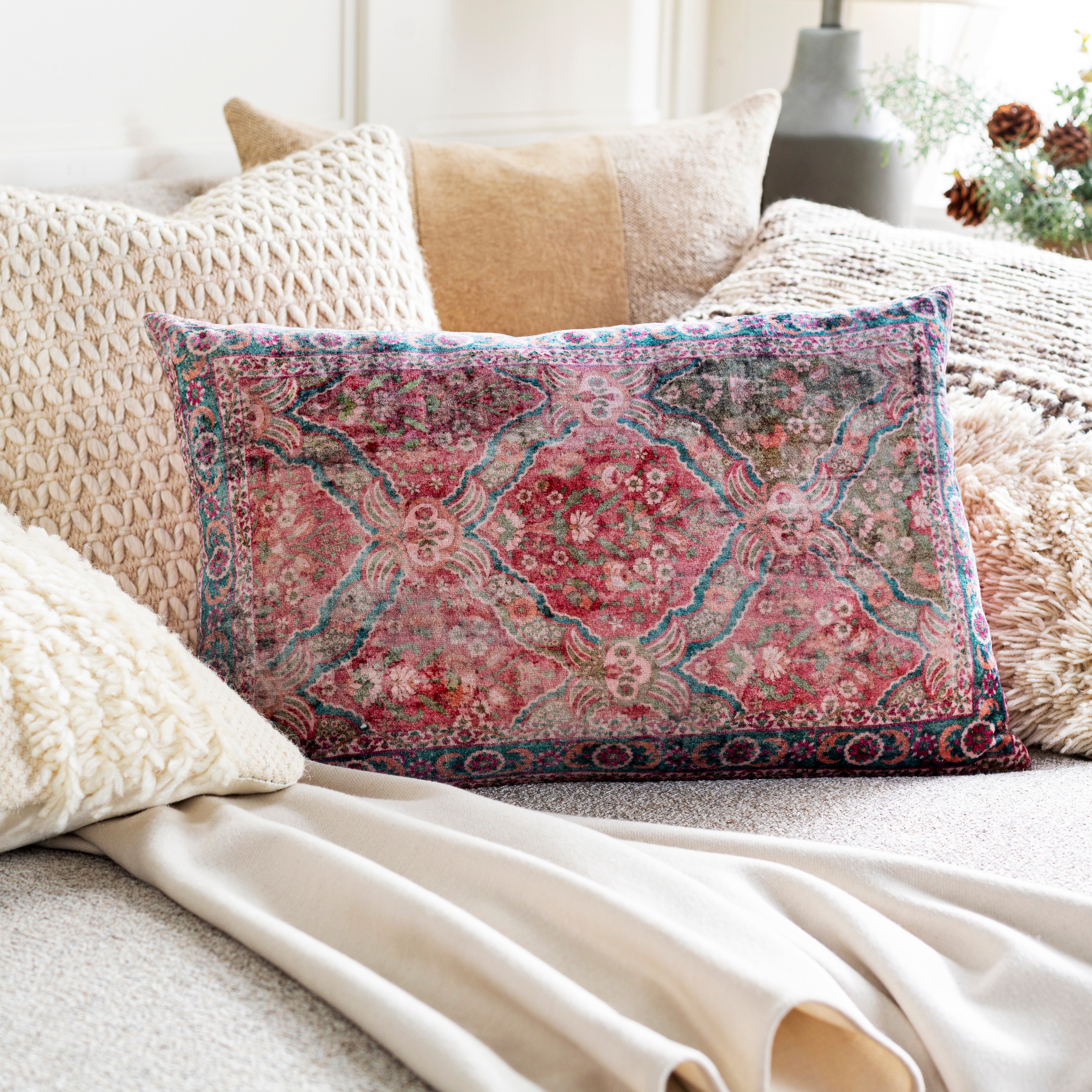 Medallion decorative pillow shop