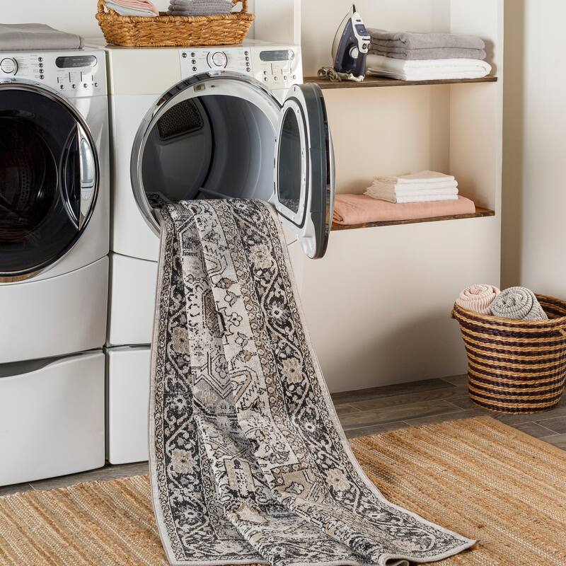 Livabliss Dorinda Traditional Washable Machine Washable Area Rug