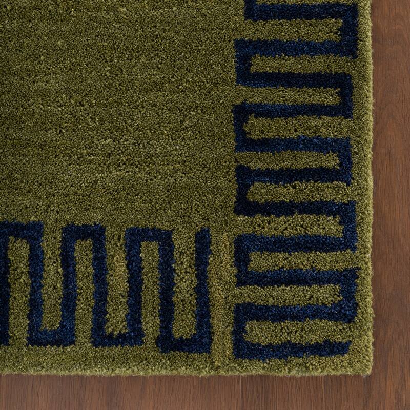 Nuloom Renata Fleuron Bordered Wool Rug