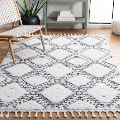 SAFAVIEH Moroccan Tassel Shag Marianne 2-inch Thick Rug