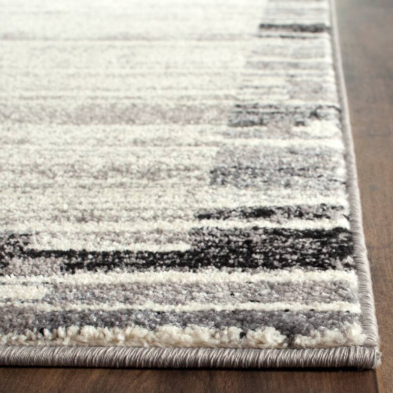 SAFAVIEH Evoke Helina Distressed Vintage Boho Rug