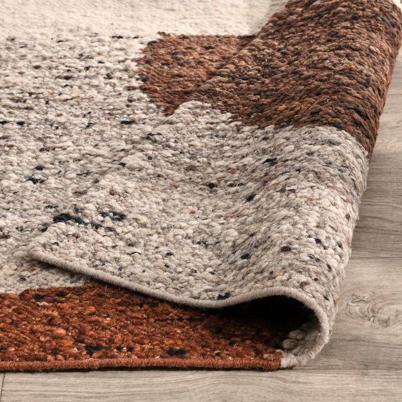 Villa by Classic Home Hesperia Hand Woven Wool Rug