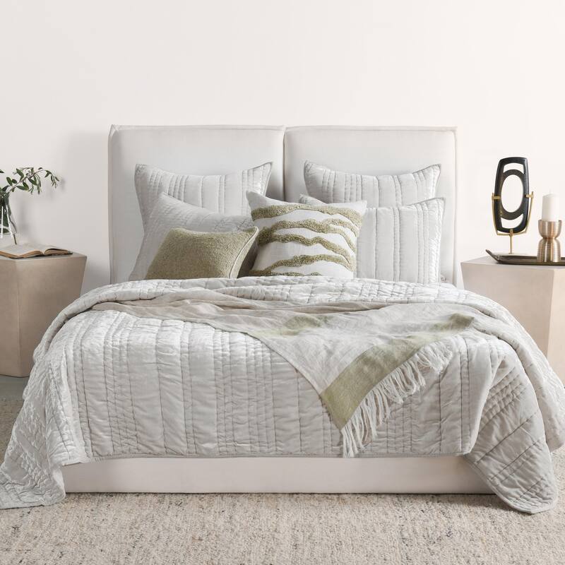 Villa by Classic Home Seville Quilt Set
