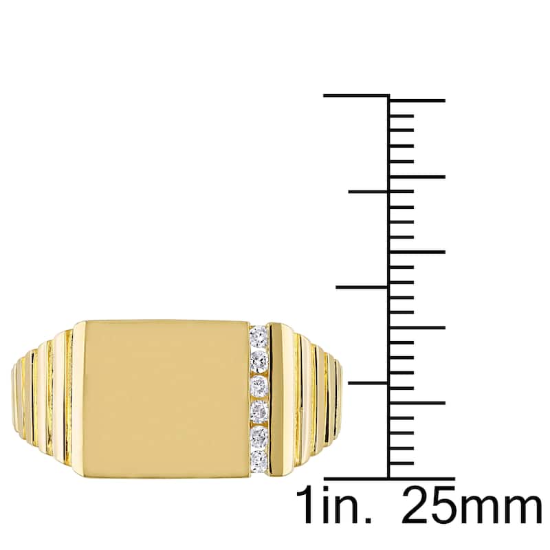 Miadora 1/10 CT TW Diamond Mens Signet Ring in 10k Yellow Gold