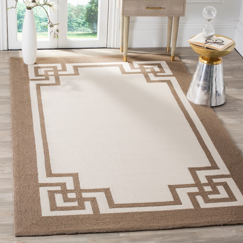 SAFAVIEH Handmade Four Seasons Inguna Floral Rug - 5' x 8' - Off White/Mocha