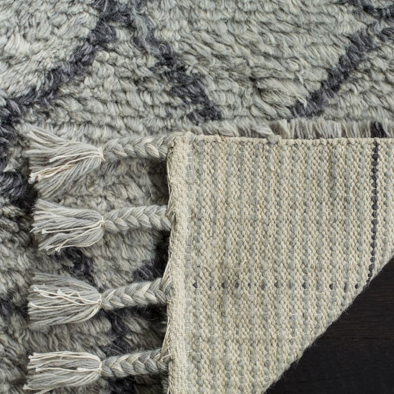 SAFAVIEH Handmade Casablanca Shag Magarete Tribal Wool Rug