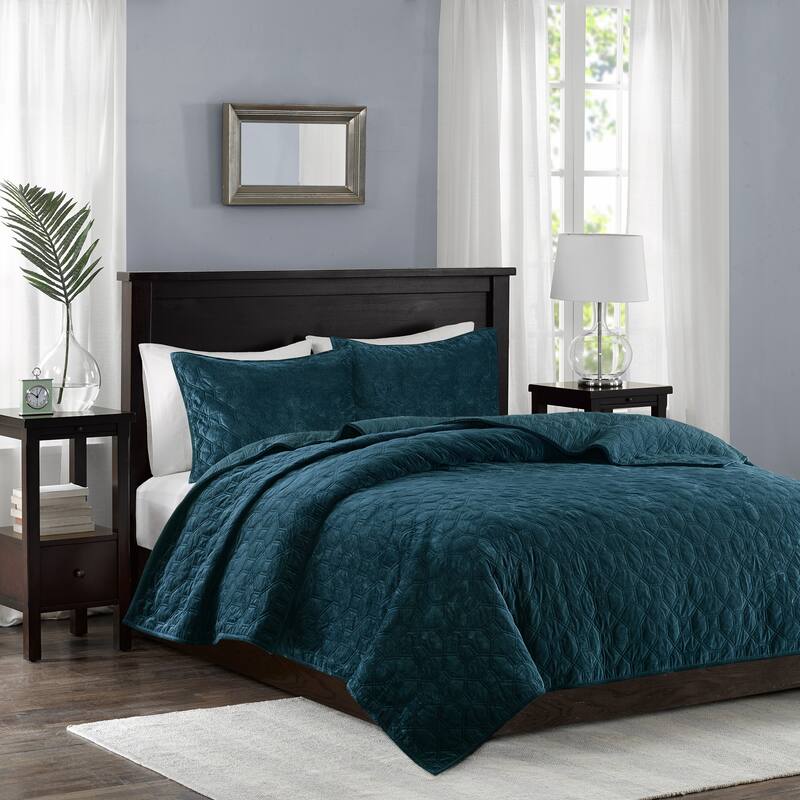 Madison Park Emery 3 Piece Velvet Quilt Set