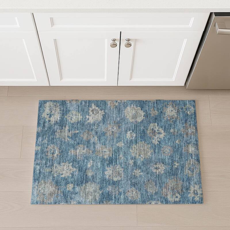 Machine Washable Indoor/ Outdoor Casual Traditional Chantille Rug