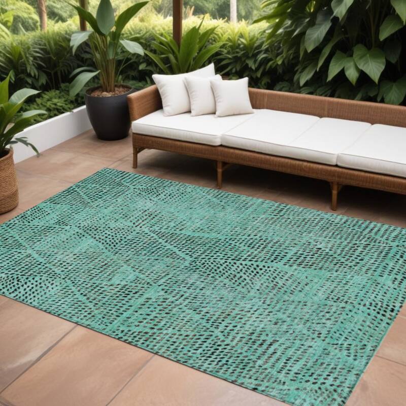 HomeRoots Geometric Transitional Rectangle Outdoor Rug - 8' X 10'