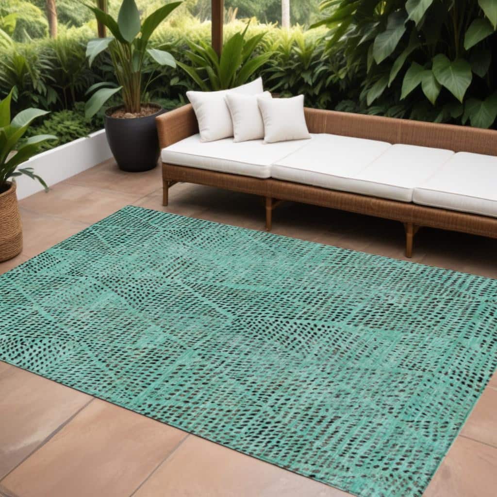 HomeRoots Geometric Transitional Rectangle Outdoor Rug