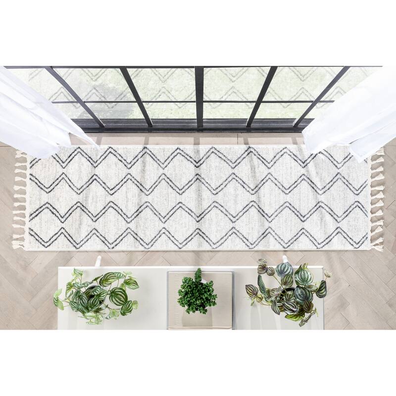 Well Woven Kennedy Reeve Modern Chevron Pattern Area Rug