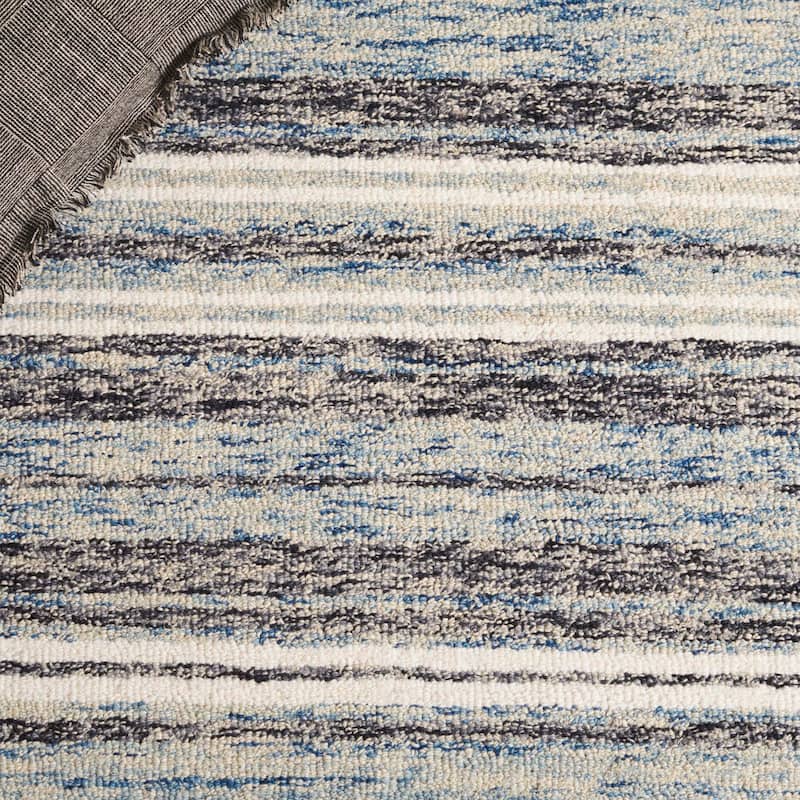 SAFAVIEH Handmade Ebony Luise Wool Rug