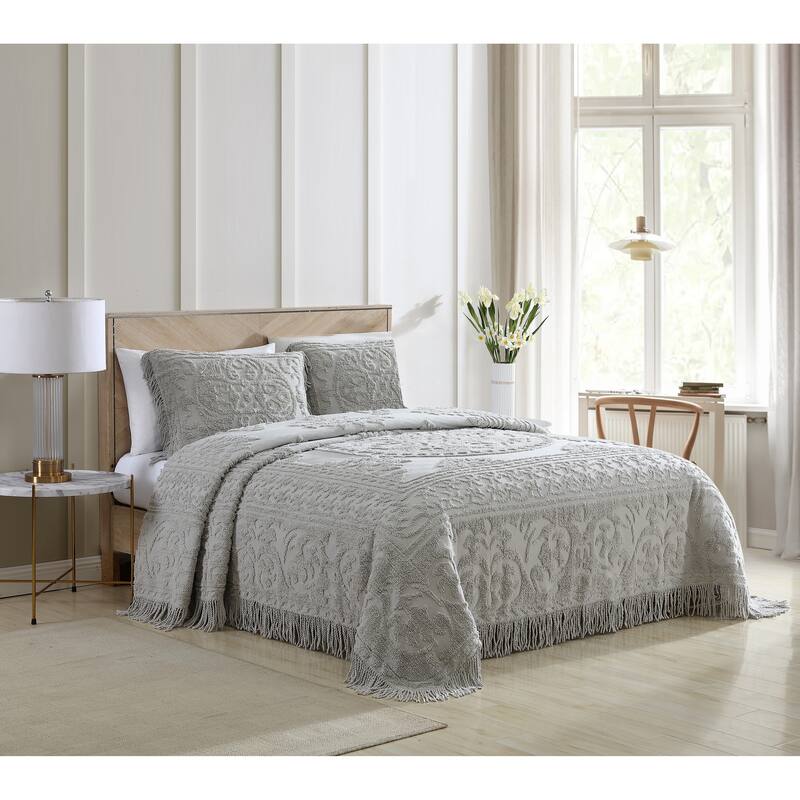 Medallion Chenille Bedspread. - Gray - Queen