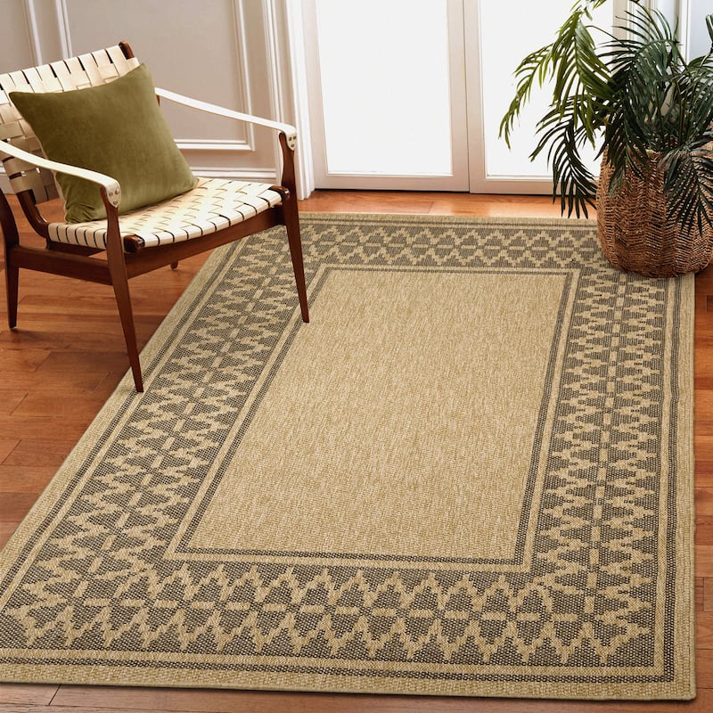 Liora Manne Sahara Diamond Border Indoor/Outdoor Rug