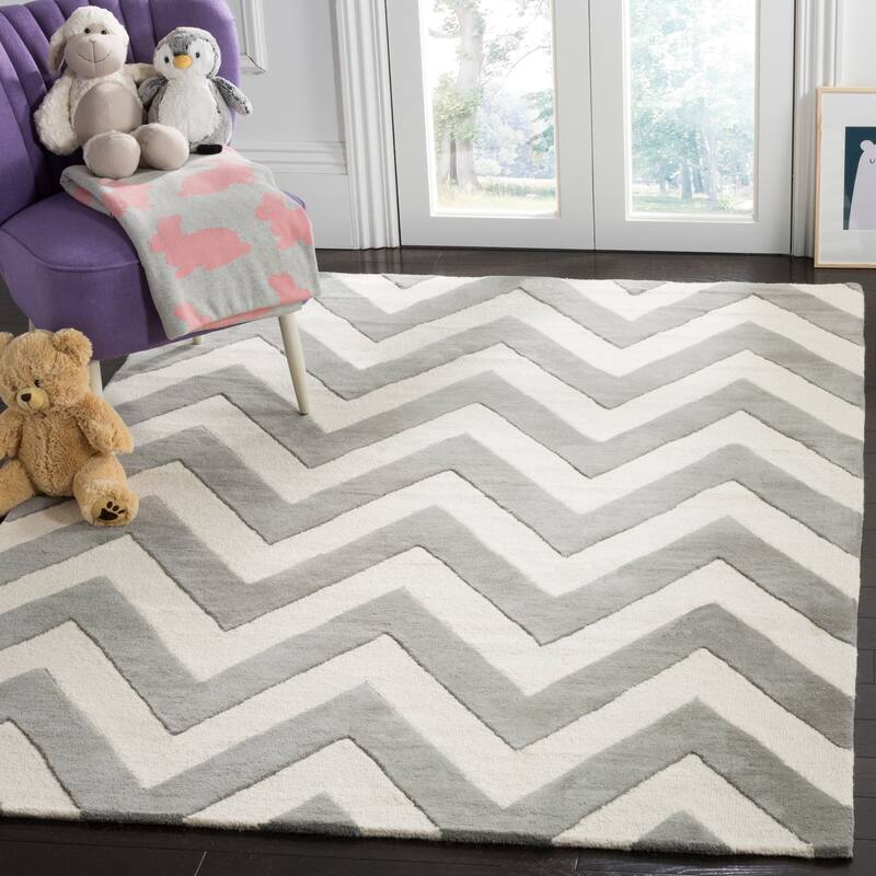 SAFAVIEH Handmade Kids Soltana Wool Rug - Grey/Ivory - 5' x 7'