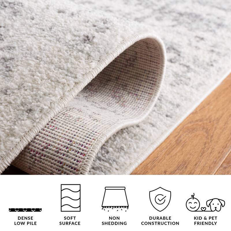 SAFAVIEH Madison Snowflake Medallion Rustic Farmhouse Distressed Rug