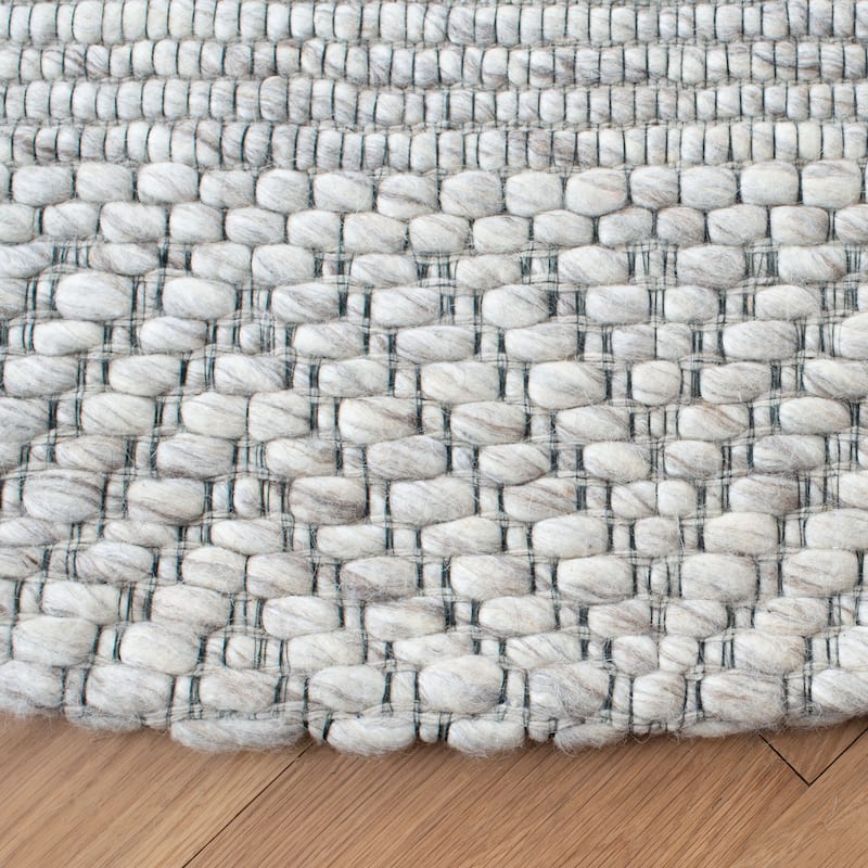 SAFAVIEH Marbella Berra Wool Rug