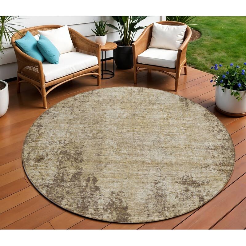 HomeRoots Abstract Transitional Rectangle Outdoor Rug - 8' Round