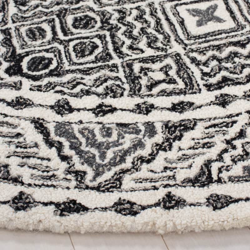 SAFAVIEH Handmade Micro-Loop Lutetia Wool Rug