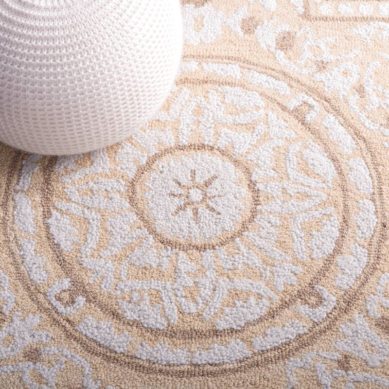 SAFAVIEH Handmade Abstract Kiyomi Medallion Wool Rug