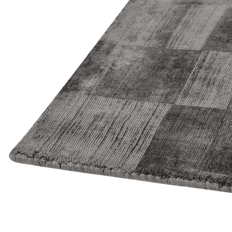 Villa by Classic Home Berlin Handwoven Checkered Area Rug