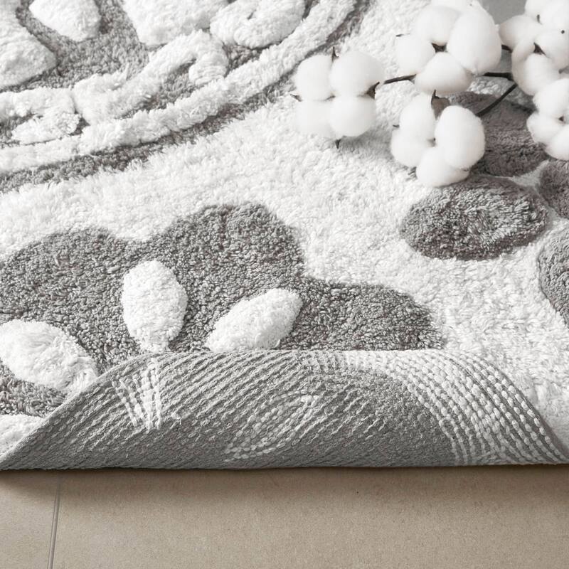 Madison Park Casablanca Medallion Cotton Tufted Bath Rug