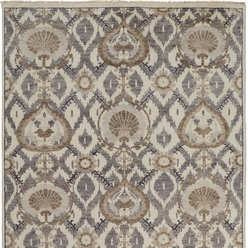 HomeRoots Floral Transitional Rectangle Area Rug - 12' x 15'