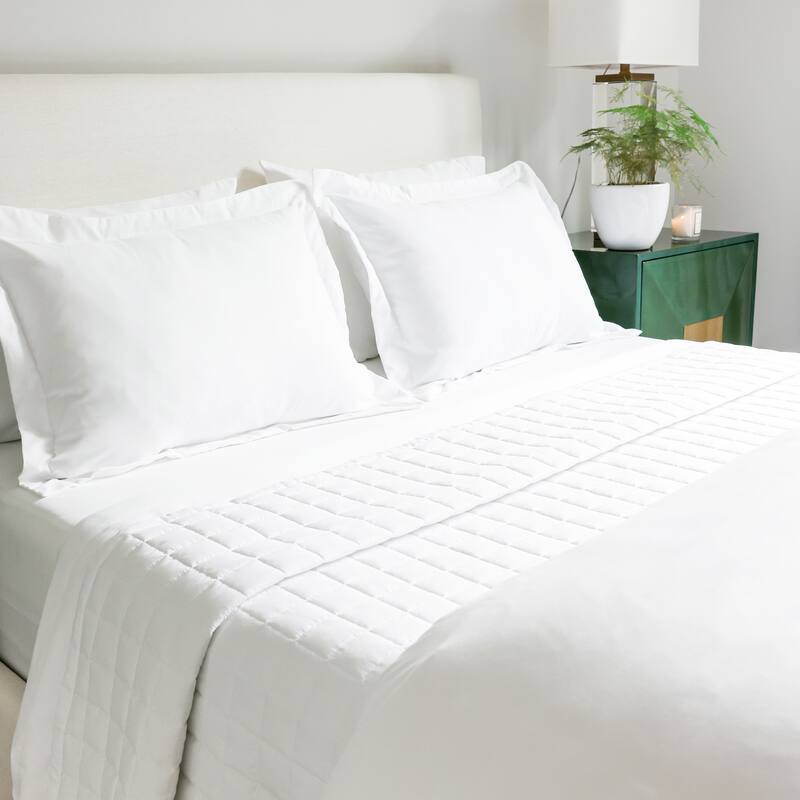 Jennifer Adams Lux Ultra-Soft Lightweight California Square Quilt