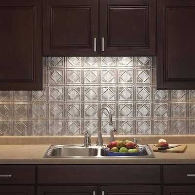 Fasade Traditional Style/Pattern 4 Decorative Vinyl 18in x 24in Backsplash Panel in Crosshatch Silver