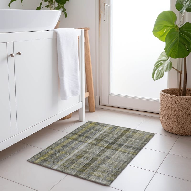 Machine Washable Indoor/ Outdoor Plaid Chantille Rug - Gray - 1'8" x 2'6"