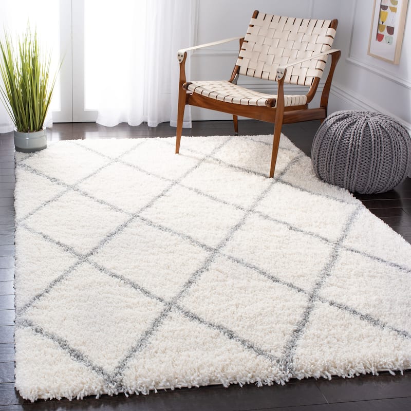 SAFAVIEH Fontana Shag Gurli Trellis 2-inch Thick Rug - 2'3" x 4' - Cream/Grey