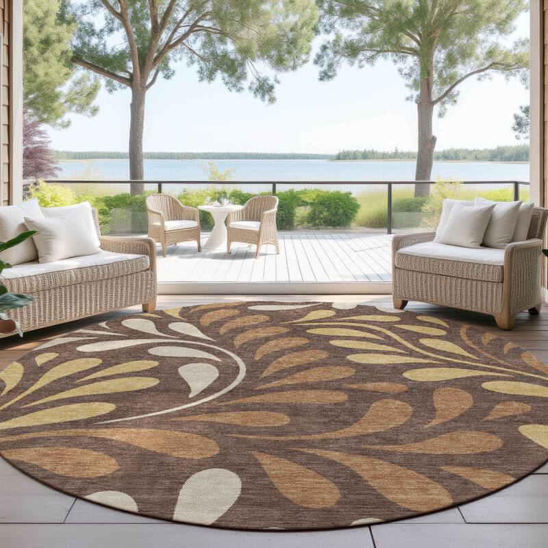 Machine Washable Indoor/ Outdoor Floral Arabesque Chantille Rug - Fudge - 8' x 8'