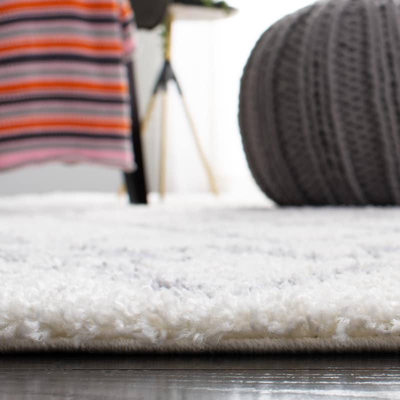 SAFAVIEH Tahoe Shag Fatlume Moroccan 1.2-inch Thick Rug..