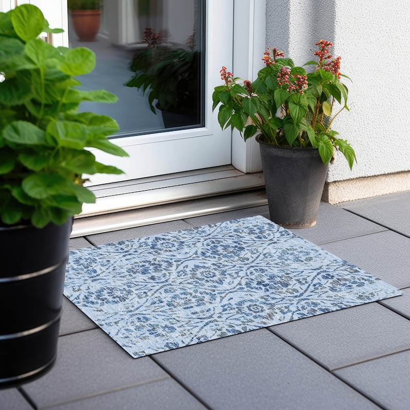 Machine Washable Indoor/ Outdoor Chantille Traditional Distressed Rug - Sky - 1'8" x 2'6"