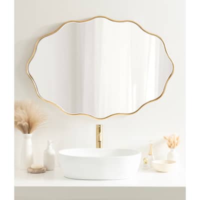 Kate and Laurel Viona Oval Scalloped Mirror