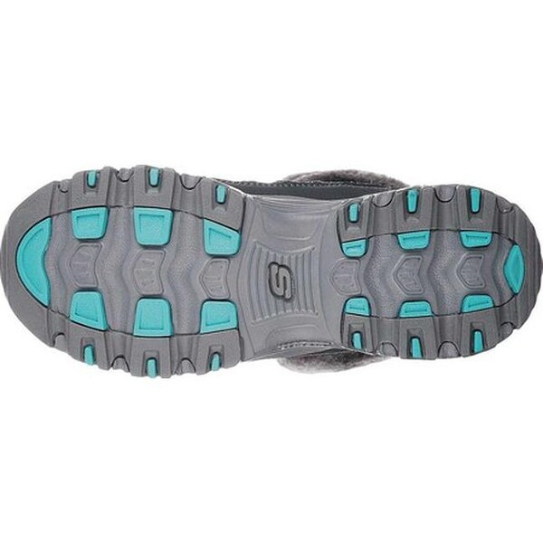 Skechers 2024 snow plaza