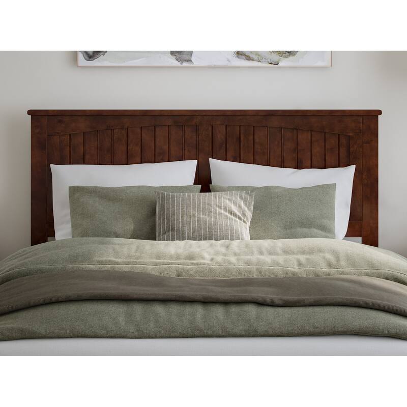 Nantucket Bed with Footboard and Twin Extra Long Trundle