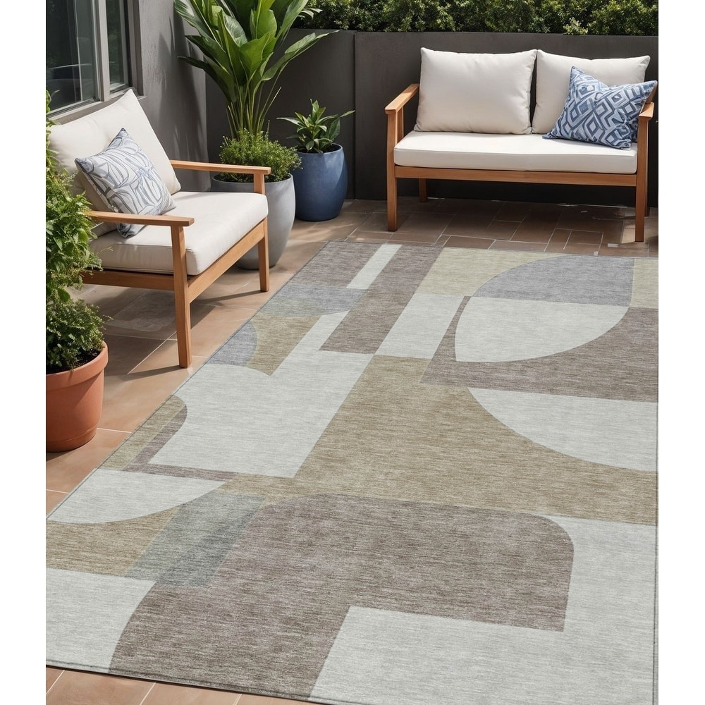 HomeRoots Geometric Modern Rectangle Outdoor Rug