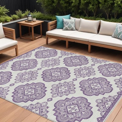 HomeRoots Medallion Transitional Rectangle Outdoor Rug